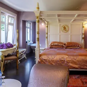 Bed & Breakfast Saint-georges -located In The Centre Of Bruges-, Bruges