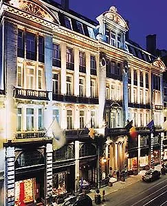 astoria.brusselshotelsbook.com/