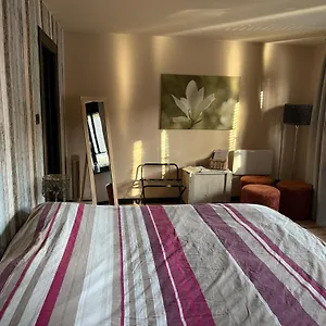 Bed & Breakfast Family@home66, Bruges